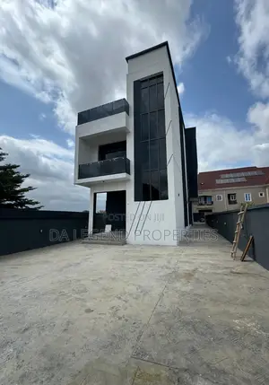 5bdrm Duplex in Ikeja for sale
