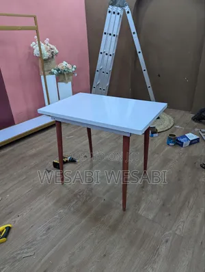 Simple-Table-Detachable