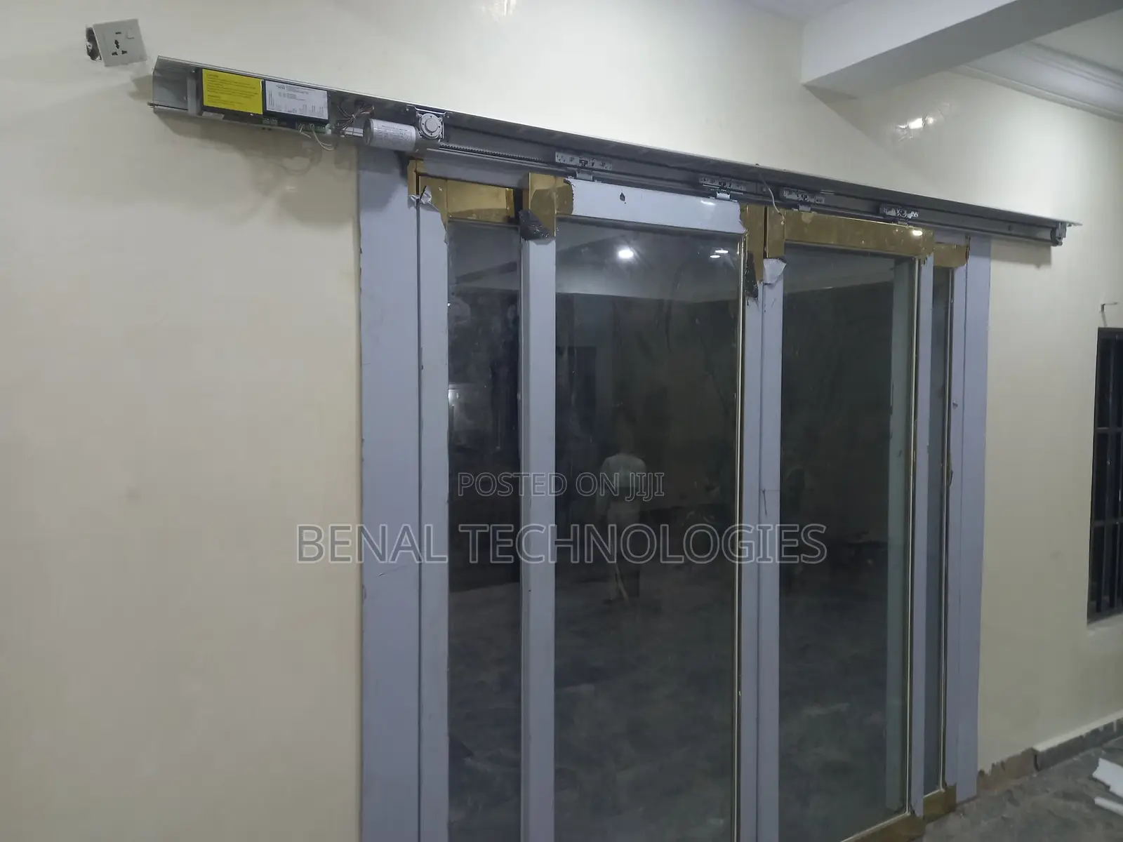 Sensor-Driven Glass Sliding Entryway