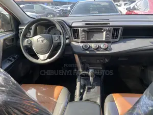 Toyota RAV4 LE AWD (2.5L 4cyl 6A) 2016 Orange