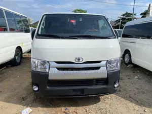 Toyota HiAce 2015 White