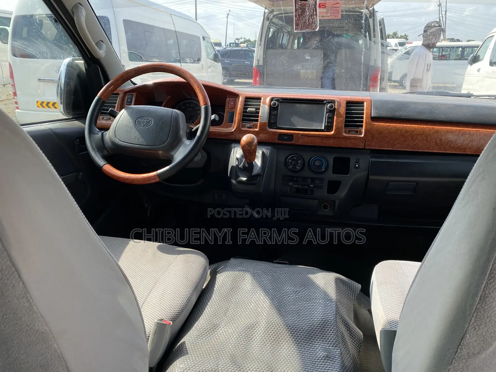 Toyota HiAce 2015 White
