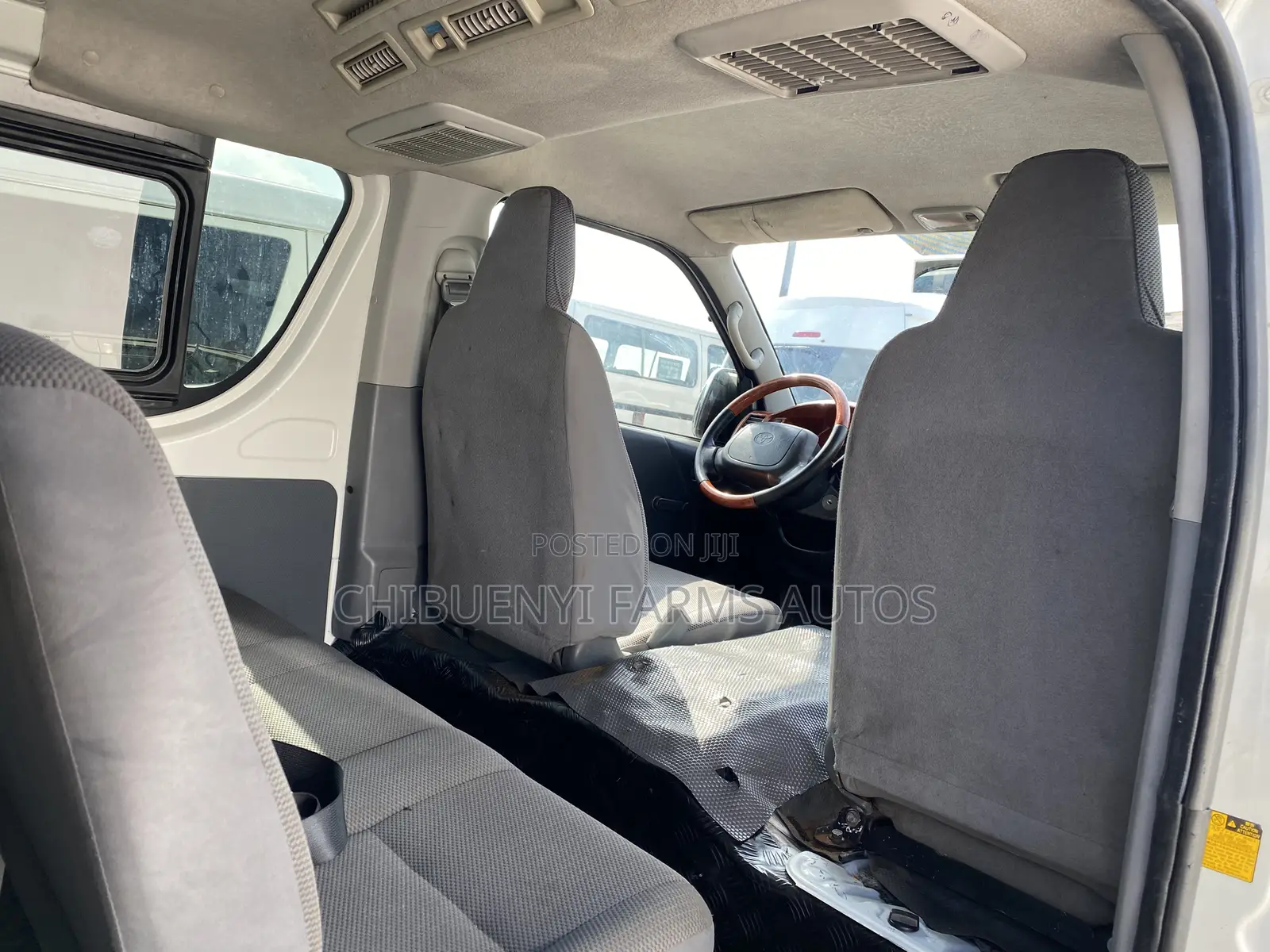 Toyota HiAce 2015 White