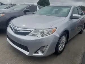 Toyota Camry LE 4dr Sedan (2.5L 4cyl 6A) 2012 Silver