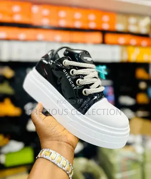 Unisex Givenchy Leather Sneakers
