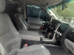 Toyota Sequoia 2015 Silver