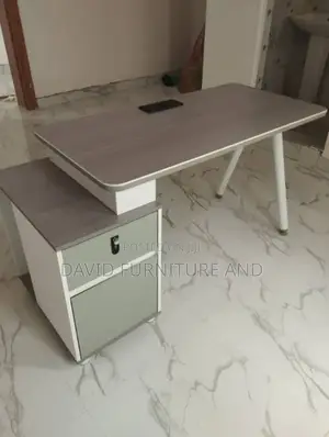 Top Quality Office Table