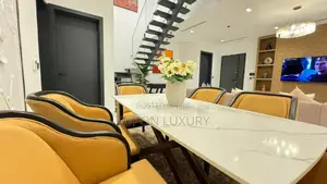 Luxury 2 Bedroom Maisonette With Ps5, Pool and Gym.