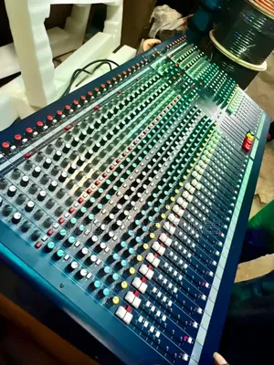 Soundcraft LX7 32 Channels Mixer