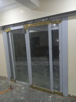 Seamless Automatic Glass Door With Sensor Tech