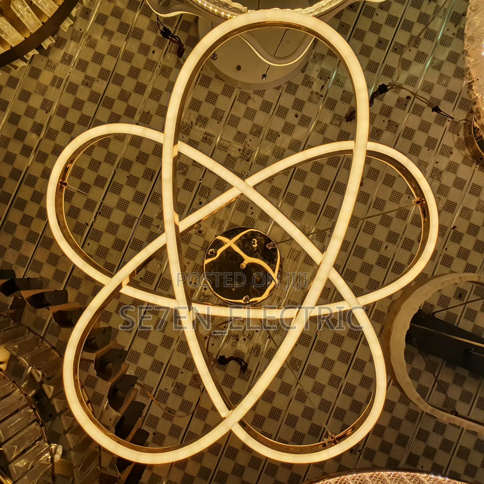 Led Twisted Dropping Light