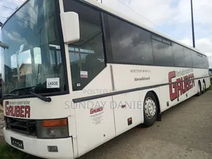 Bus 2009 White