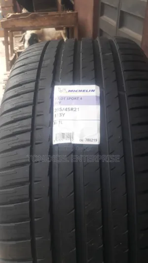 Latest Michelin 285/45/21 Premium Quality