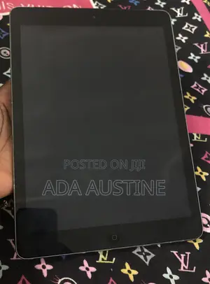 Apple iPad Air 16 GB Gray