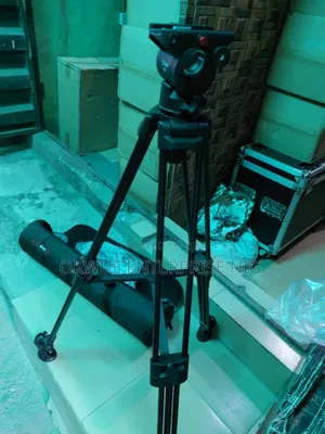 Original Nest Professional Tripod Model 670H 1.8m