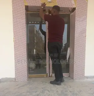 Seamless Sliding Glass With Sensor-Driven