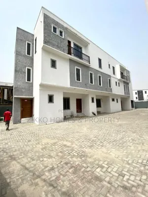 4bdrm Townhouse/Terrace in Ologolo, Lekki for sale