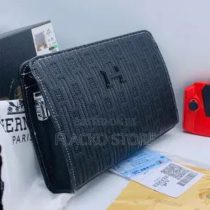 Original Louis Vuitton Men Hand Purse