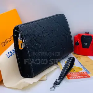 Original Louis Vuitton Men Hand Purse