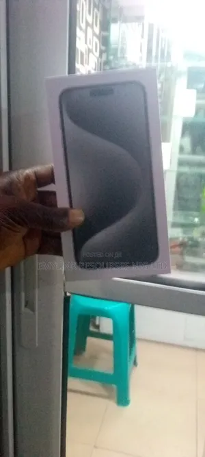 New Apple iPhone 15 Pro Max 256 GB White