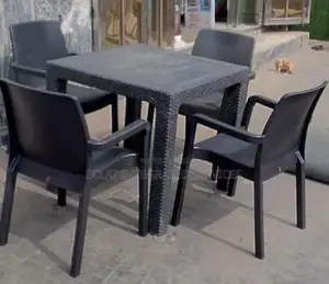 Outdoor Chairs and Table for Restaurant and Bar