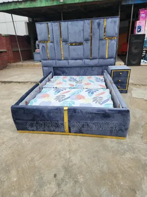 Upholstery 4.5by6 Bed Set