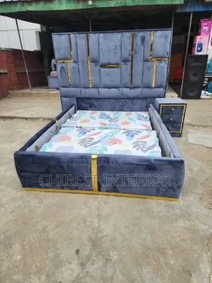 Grey 4.5by6 Bed With a 3 Step Drawer