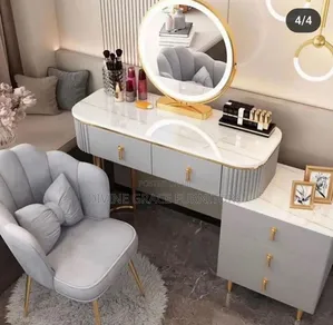 Classic Mirror Console