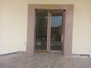 Elevating Glass Entryways With Sensor Automation Systems