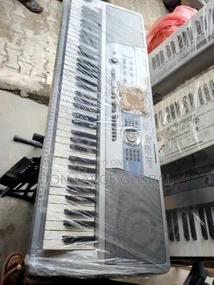 Yamaha DGX 200