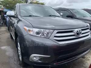 Toyota Highlander Limited 3.5l 4WD 2013 Gray