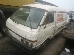 Nissan Vanette 1999 White