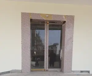 Motion Control Glass Entryway Access