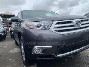Toyota Highlander Limited 2012 Gray