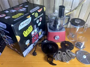 Universal Plus Complete Food Processor 700watts.