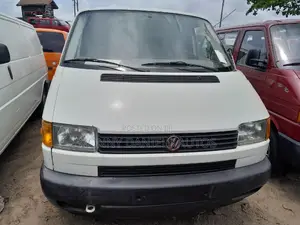 Volkswagen Transporter 2002 White