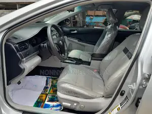 Toyota Camry LE 4dr Sedan (2.5L 4cyl 6A) 2012 Silver