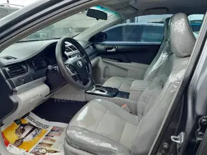 Toyota Camry LE 4dr Sedan (2.5L 4cyl 6A) 2012 Gray