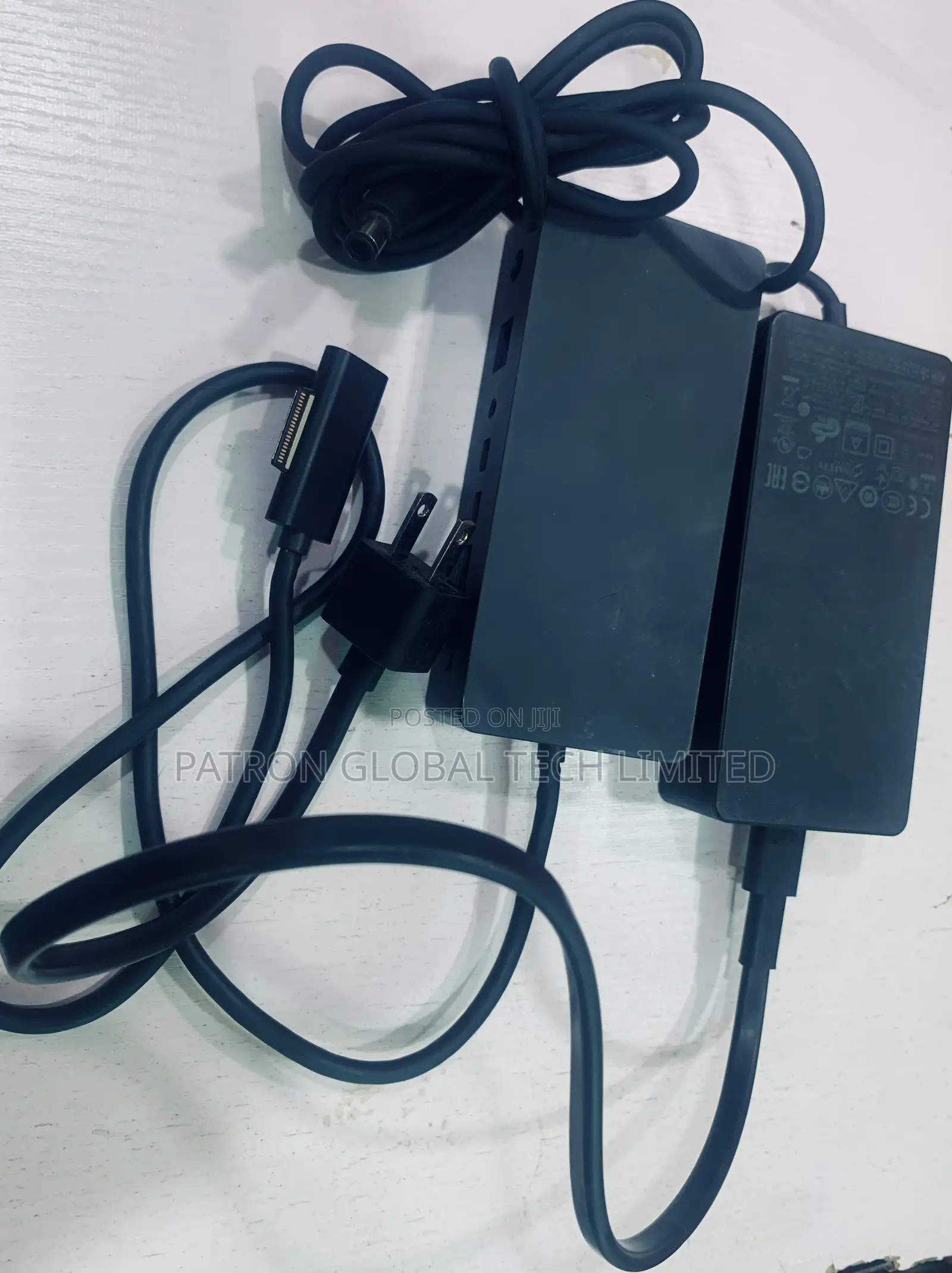Microsoft D31264 Docking Station With Power Suppl