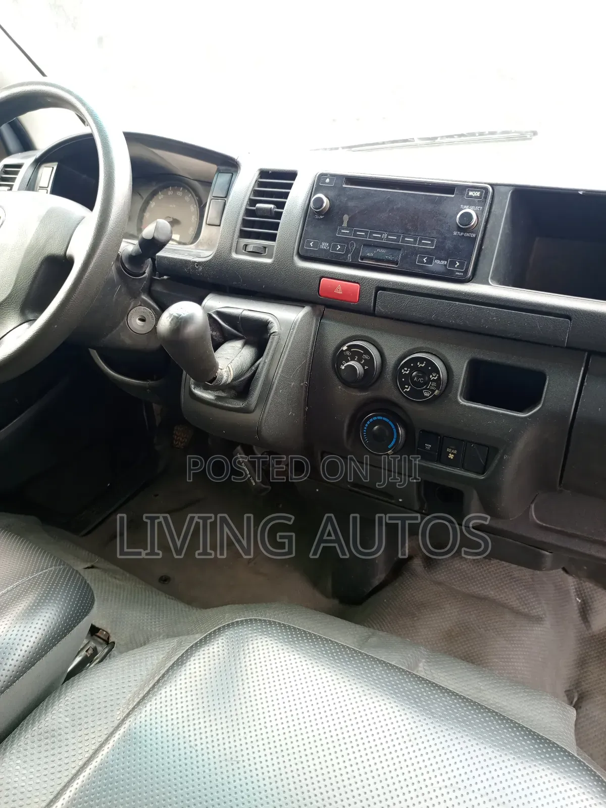 Toyota HiAce 2014 White