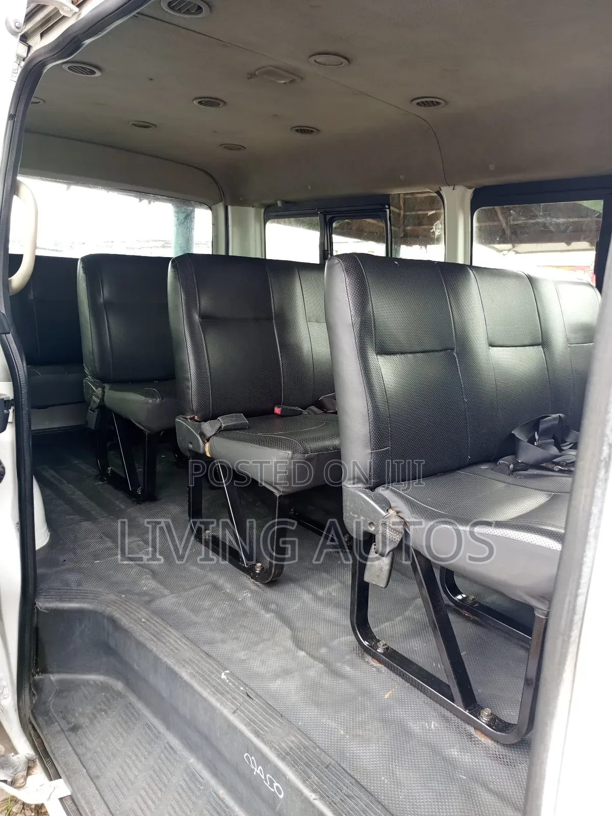 Toyota HiAce 2014 White