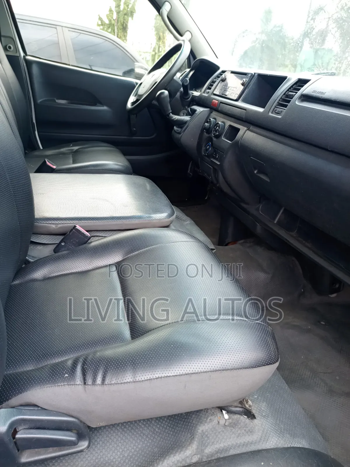 Toyota HiAce 2014 White