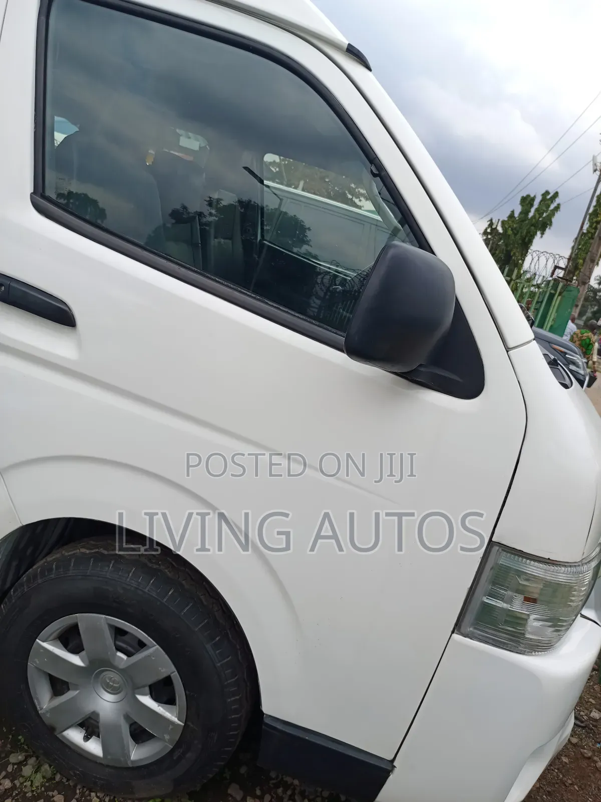 Toyota HiAce 2014 White