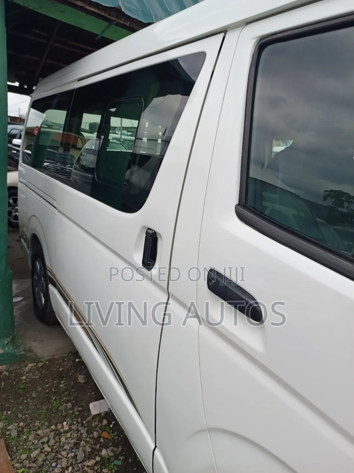 Toyota HiAce 2014 White