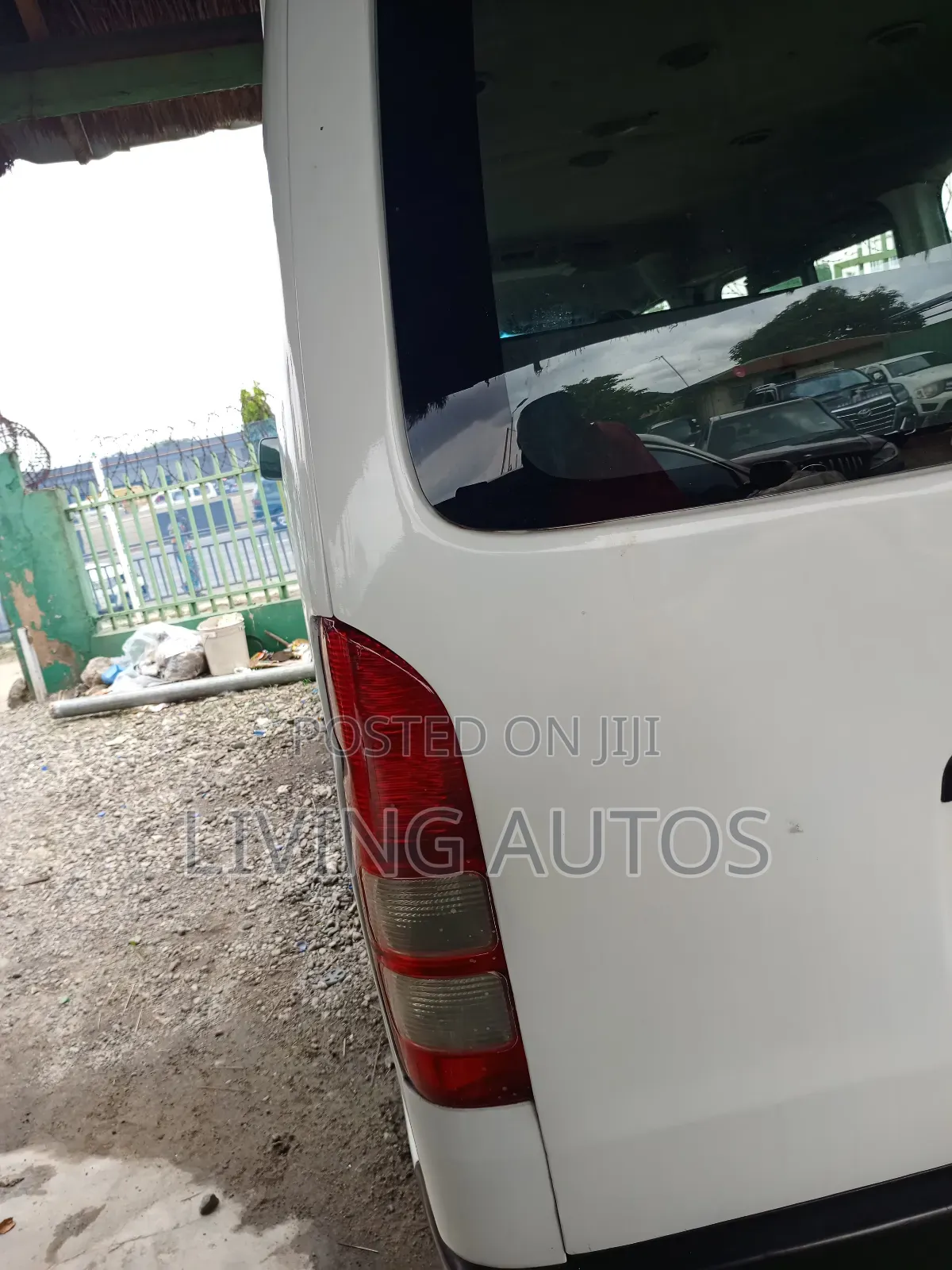 Toyota HiAce 2014 White