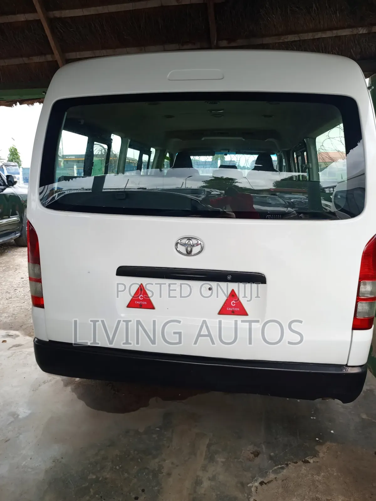 Toyota HiAce 2014 White