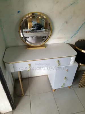 Dressing Mirror With Chair