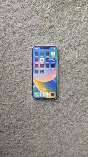 Apple iPhone 13 128 GB White