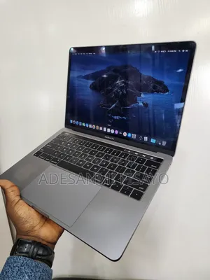 Laptop Apple MacBook Pro 2017 16GB Intel Core i5 SSD 500GB