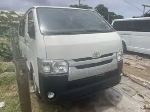 Toyota HiAce 2010 White